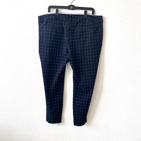Old Navy Women’s Size 18 Regular Pixie Mid Rise Black Pants White Diamond Print - Picture 9 of 9